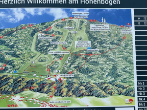 Při cestě nahoru si hlídejte trasu N3 a při sestupu N10