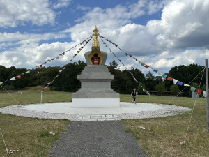 FOTOGALERIE: Buddhistická stúpa v Těnovicích a Těnovická skála