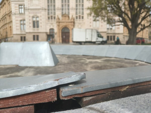 Kašna před rekonstrukcí.