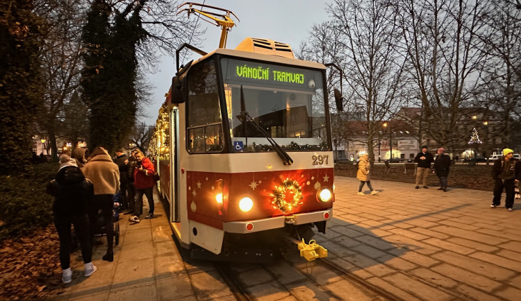 FOTOGALERIE: Vánoční tramvaj 2024