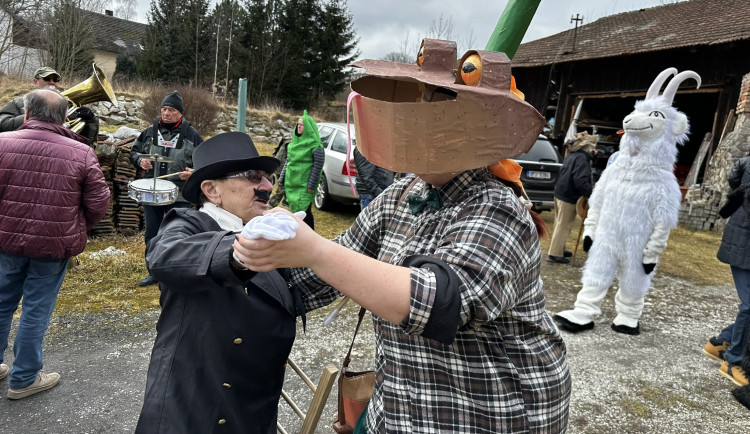 FOTOGALERIE: Masopust ve Skelné Huti 2025