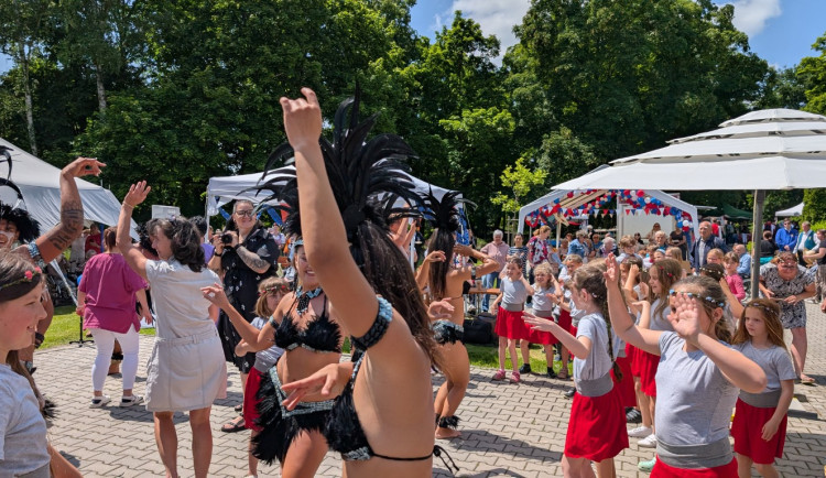 Česká klasika i exotické rytmy, takové byly Zahradní slavnosti ve Čtyřlístku