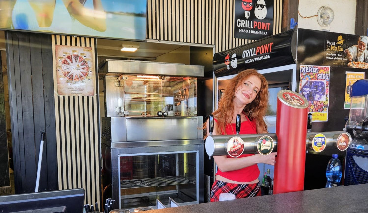 Legendární gril žije dál v Kempu Keramika