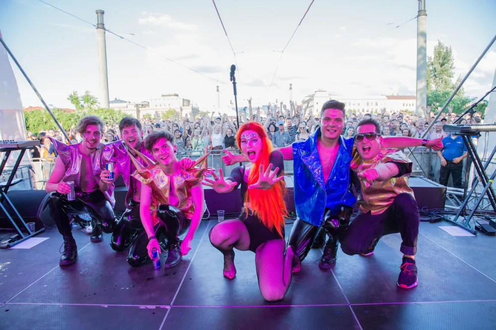 DasFest veze do Plzně hudebníky z Čech a Německa. Dorazí i královna electro swingu Alice Francis.