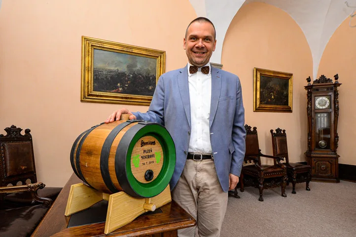 Plzeň popřála k jubileu svému rodákovi Karlu Gottovi.