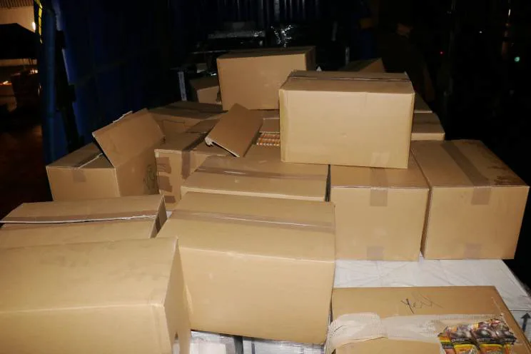 Policie u Plzně zadržela kamion s nelegálním tabákem.