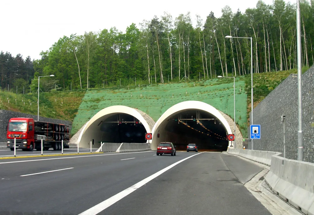 ilustrační foto, tunel Valík