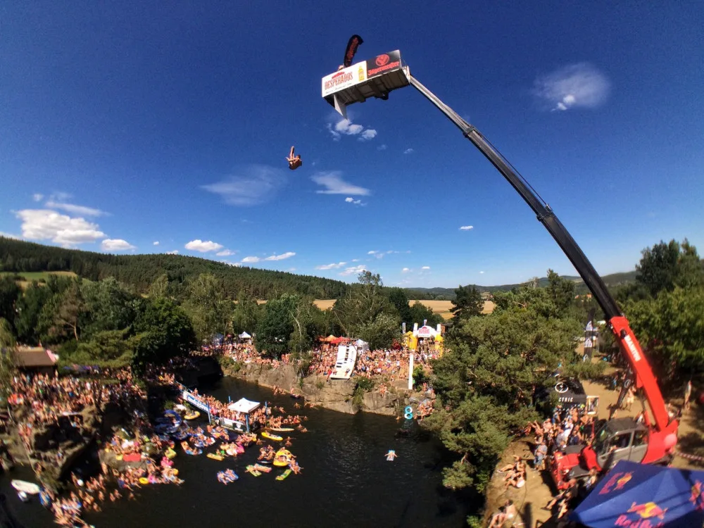 Vyšší skoky, zahraniční hvězdy a spousta zážitků. Highjump představuje kompletní program.