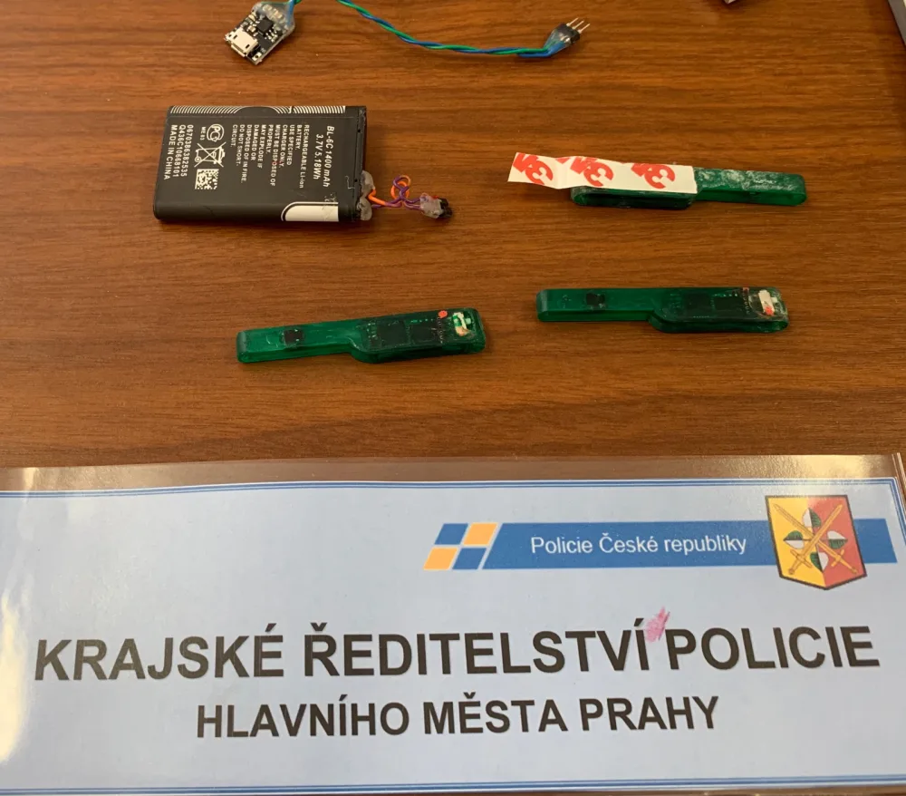Věci zabavené policií.