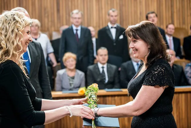 Milena Králíčková (vpravo)