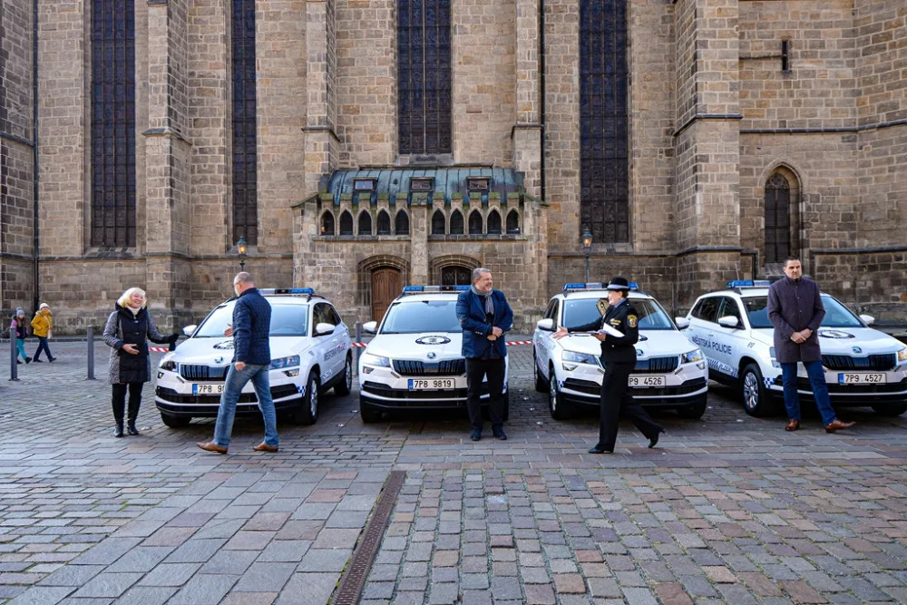 Plzeňští strážníci vyjedou do terénu s novými vozy.