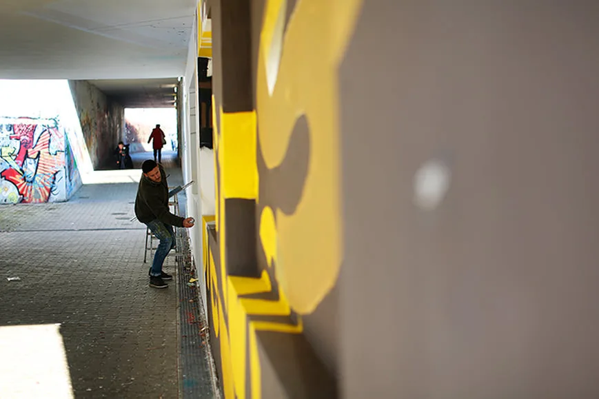 V centru Plzně mají "zeď míru" od německého výtvarníka a studentů.