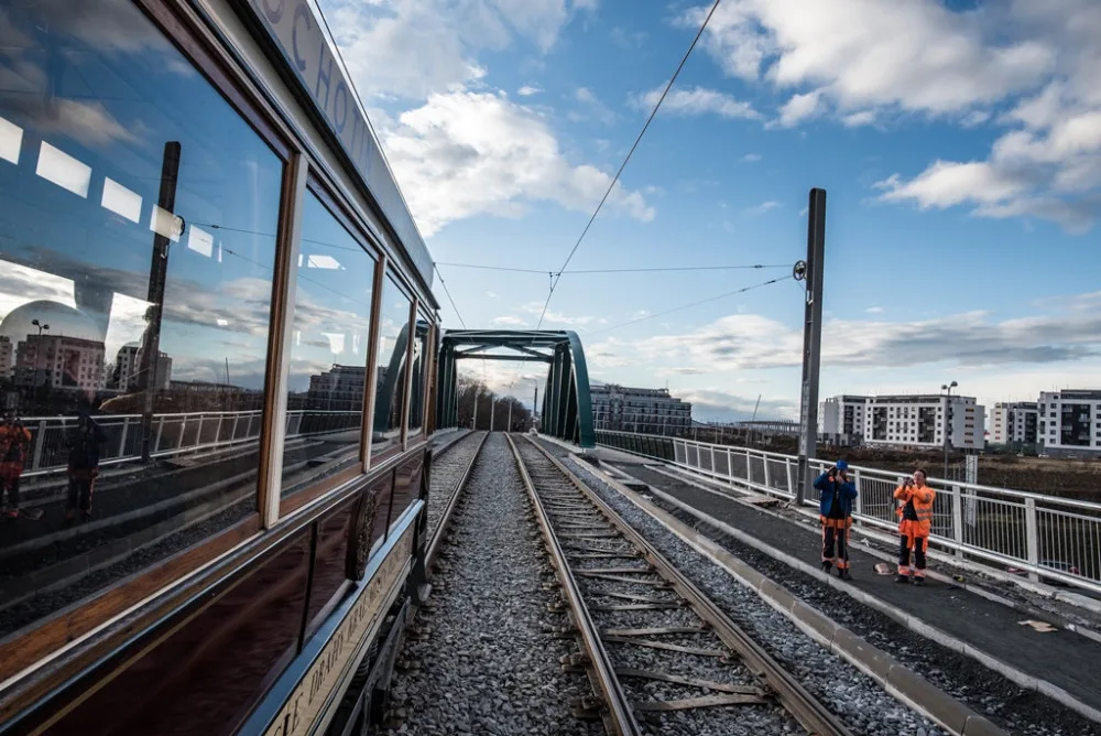 Nová tramvajová trať v Plzni doveze cestující až k univerzitě.