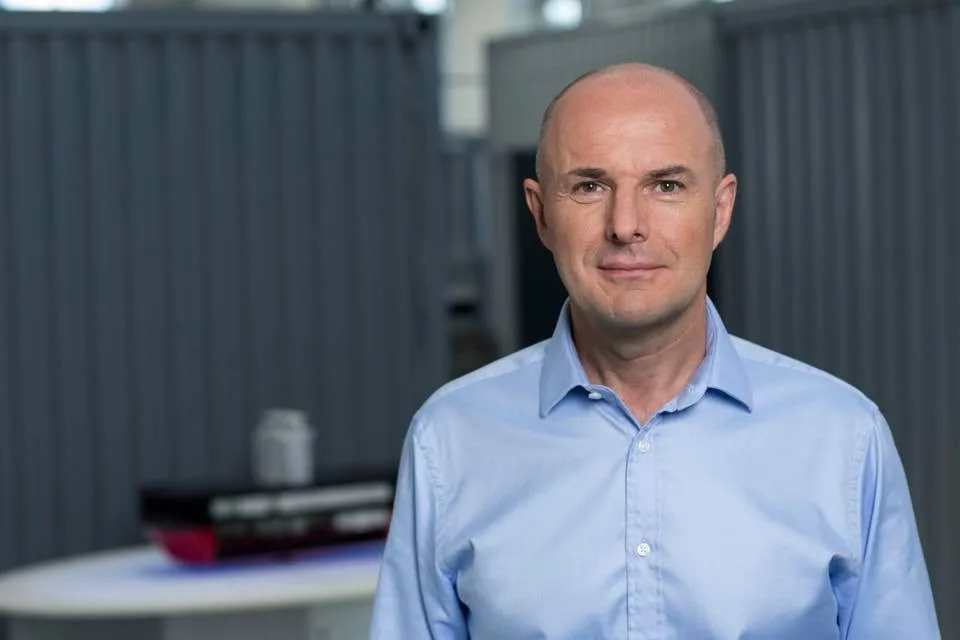 Hejtman Plzeňského kraje Josef Bernard čeká velkou dodávku respirátorů, podělí se s dalšími hejtmany
