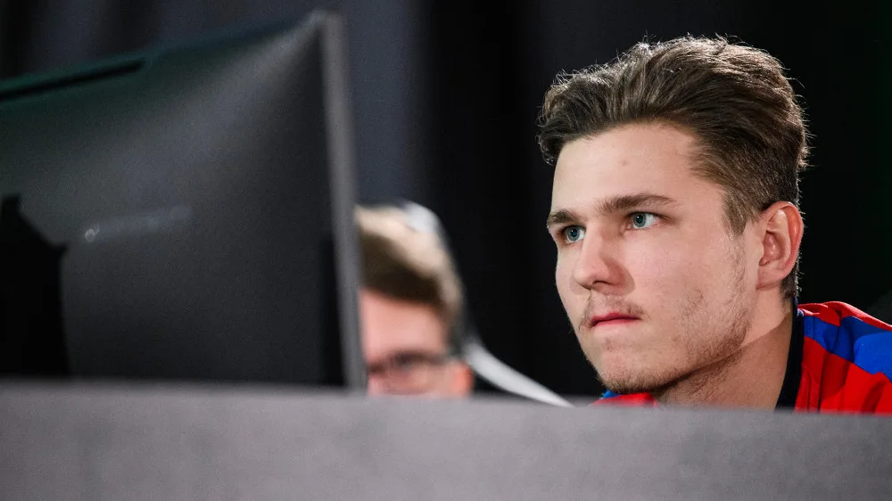 Viktorián T9Laky vyhrál charitativní turnaj ve hře FIFA