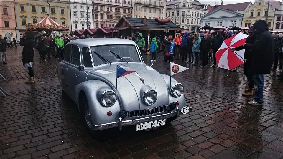 Na první expedici vyjížděli oba cestovatelé stylově v legendární Tatře Hanzelky a Zikmunda