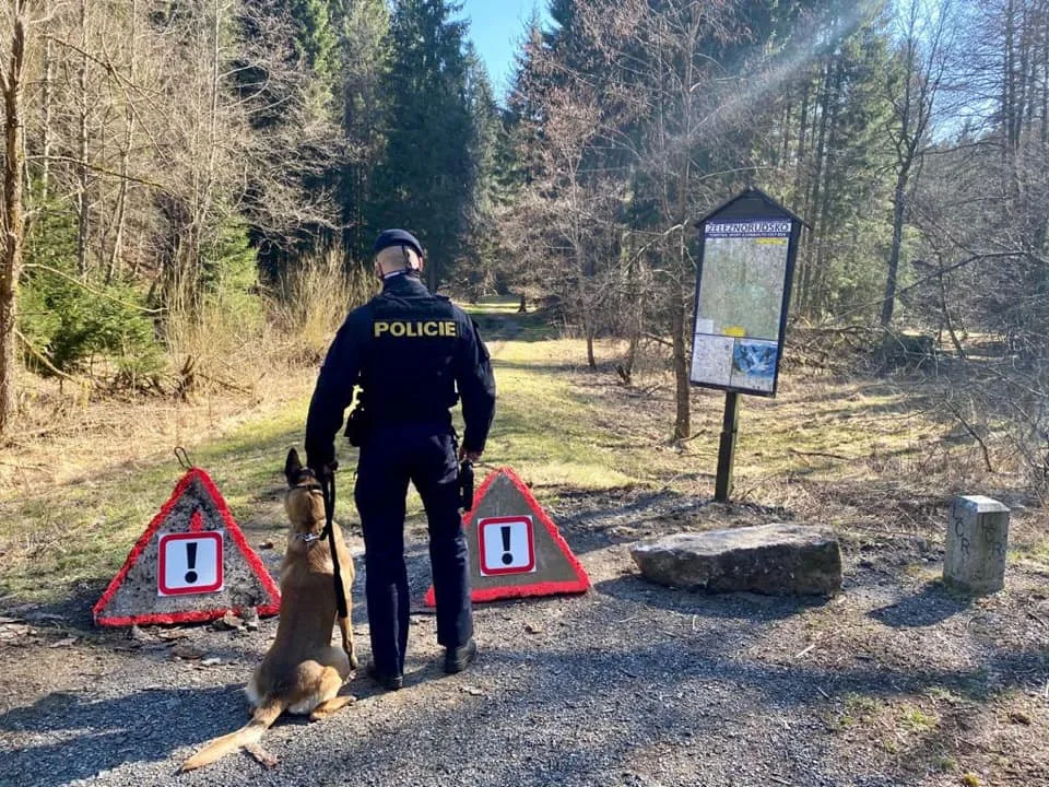 Policisté hlídkují i na zelených hraničních přechodech pro pěší a cyklisty