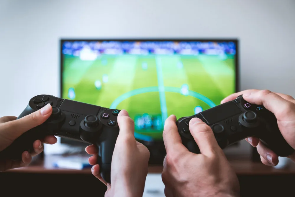 Hraní počítačových her v současné době nahrazuje klasický sport