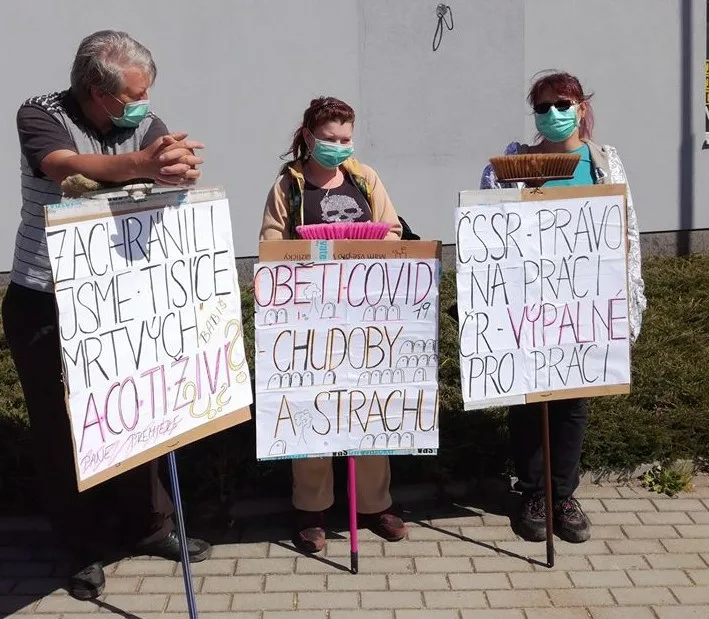Pendleři na přechodu Folmava protestují proti povinné platbě za testy na koronavirus