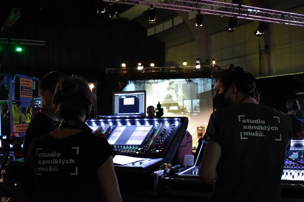 Studio Slavnosti svobody 2020 je připraveno, živý přenos zahájí v neděli úderem 11.00