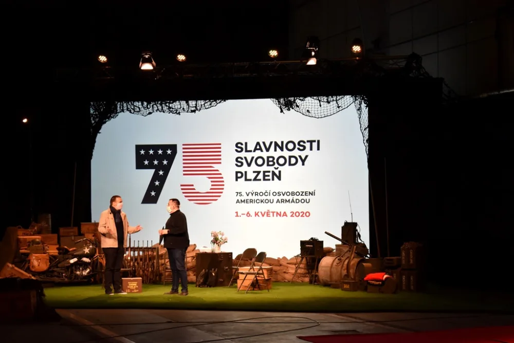Studio Slavnosti svobody 2020 je připraveno, živý přenos zahájí v neděli úderem 11.00
