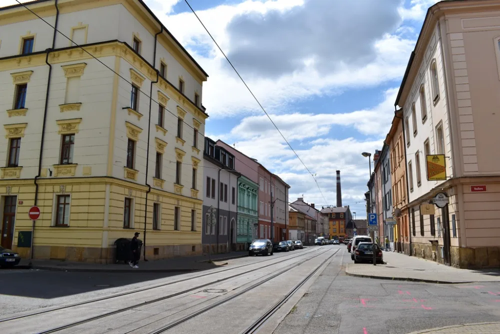 Tramvajovou trať ve Sladkovského ulici čeká od poloviny května rekonstrukce