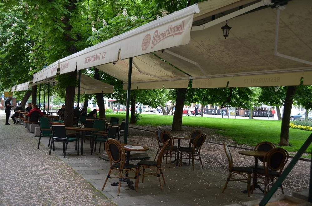 zahrádky restaurací v centru Plzně