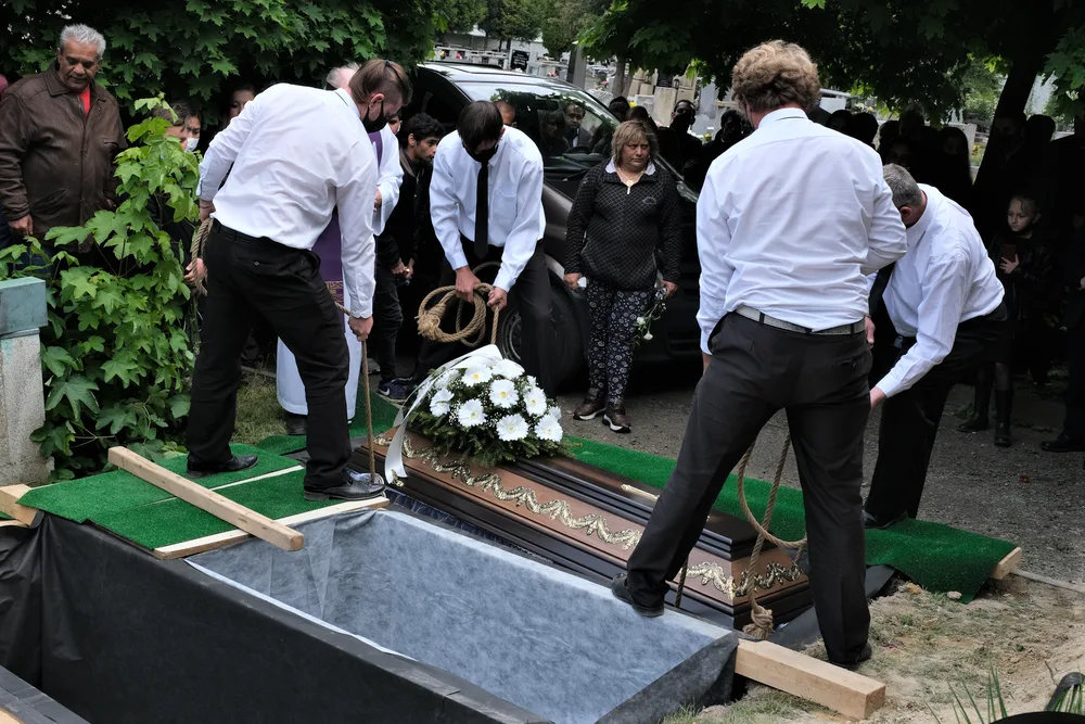 Slzy, pláč a smutek, lidé se loučili se čtyřmi obětmi tragické nehody na přejezdu