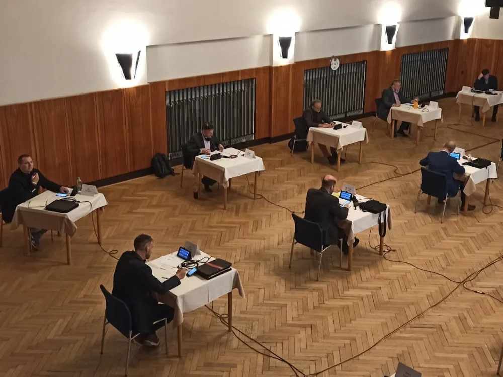 Domažlické městské zastupitelstvo jednalo v době koronavirové netradičním způsobem