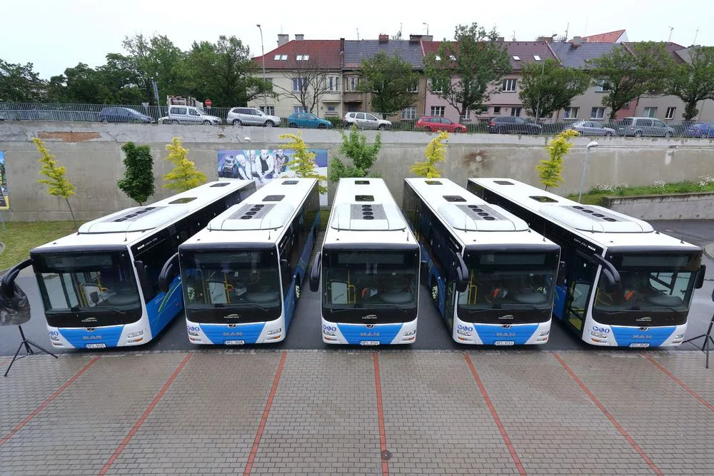 Na cestující čekají zcela nové autobusy vybavené moderními technickými vymoženostmi