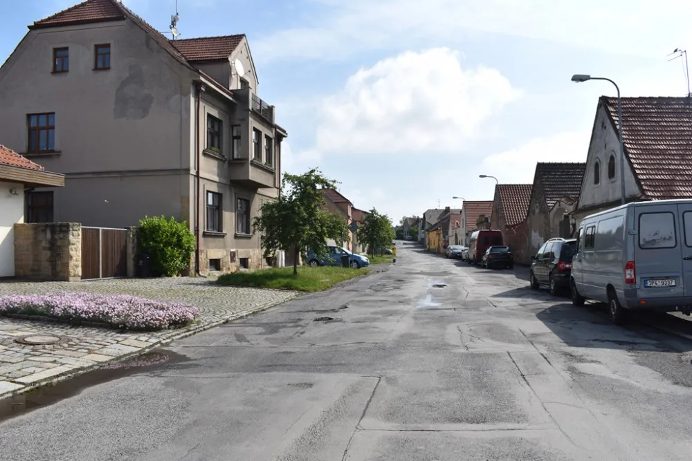 Ulice projde kompletní proměnou, přibudou nové chodníky nebo parkovací stání