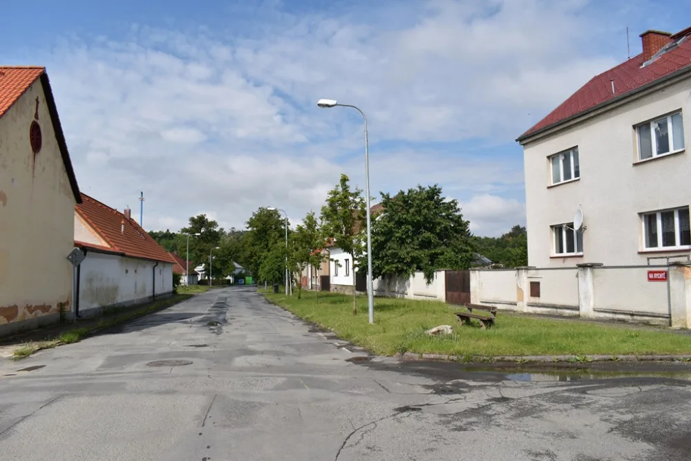 Ulice projde kompletní proměnou, přibudou nové chodníky nebo parkovací stání