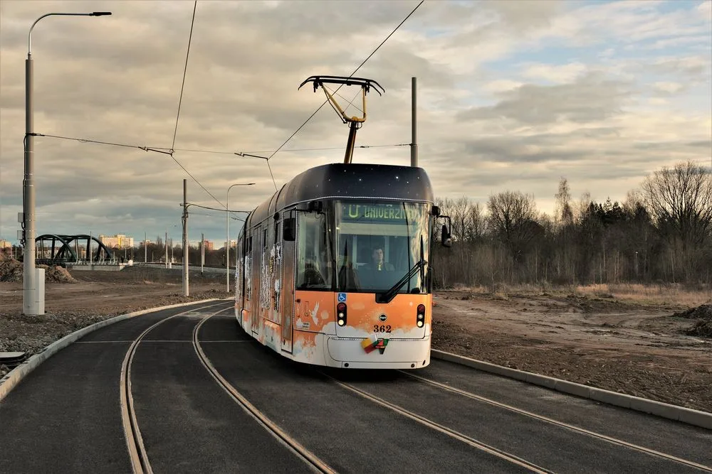 Po nejvytíženější tramvajové lince číslo 4 by měly v budoucnu jezdit největší tramvaje v zemi