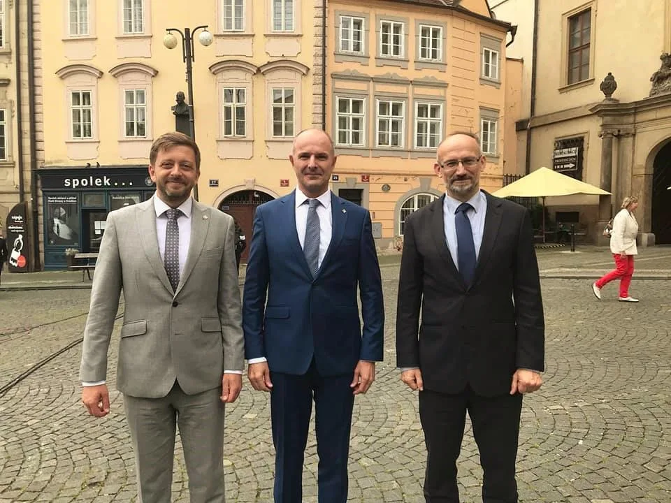 Josef Bernard s šéfem STAN Vítem Rakušanem a krajským předsedou Pavlem Čížkem