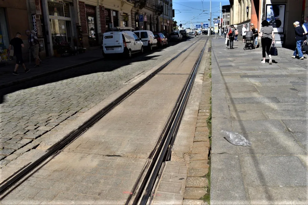 V Solní ulici je tramvajová trať ve velmi špatném stavu