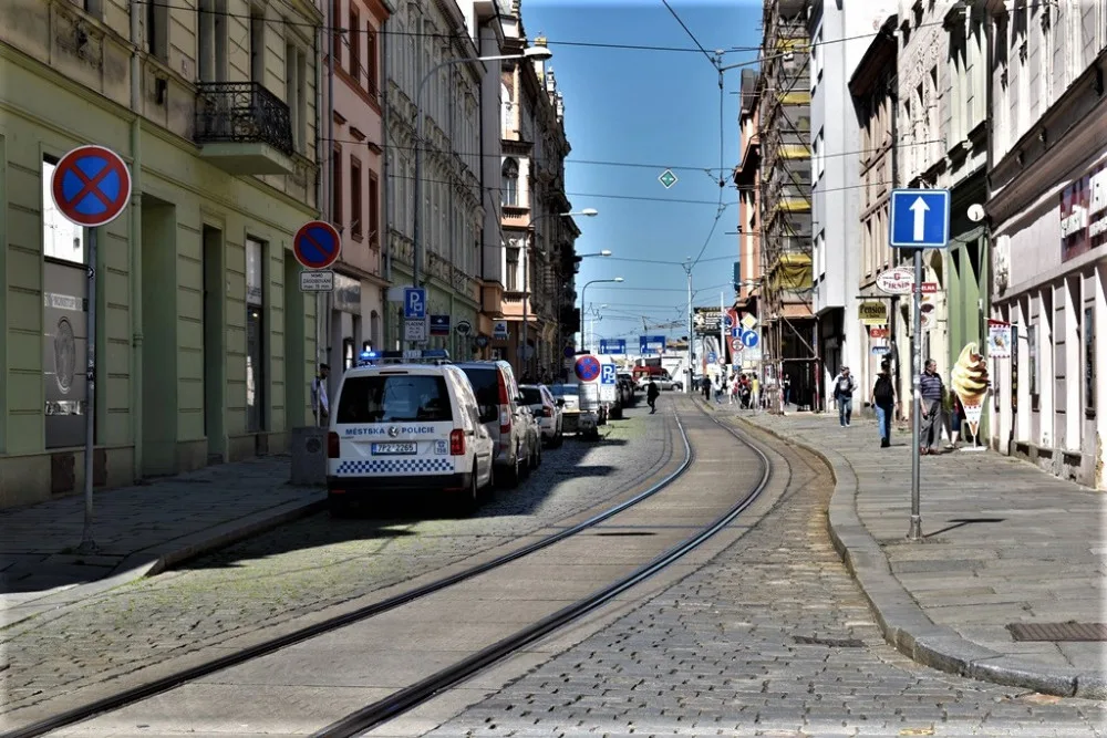 Bude to o nervy, Plzeň chystá na léto opravu tramvajových tratí v Solní i na Skvrňanské