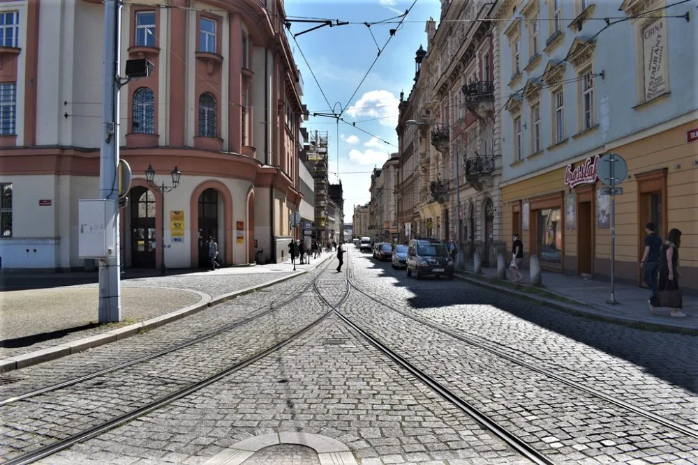 Bude to o nervy, Plzeň chystá na léto opravu tramvajových tratí v Solní i na Skvrňanské