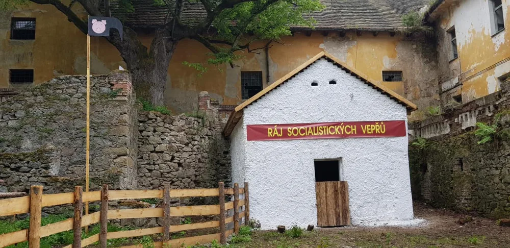 Na Zelenou Horu se vrátili Černí baroni i ráj socialistických vepřů