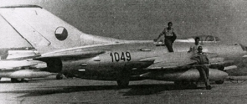 Stíhací letoun MiG-19 PM s trupovým číslem 1049, na kterém zahynul 20.června 1970 major Václav Bečkovský. Letoun měl nalétáno 680 hodin.