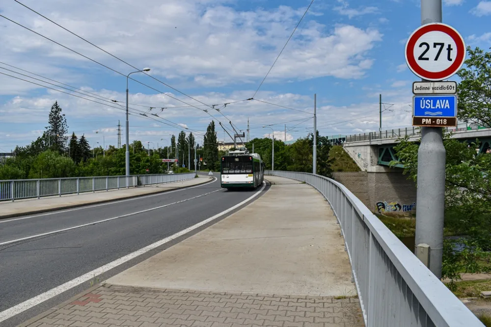 Most v Těšínské ulici na Doubravce bude o prázdninách uzavřen pro osobní automobilovou dopravu