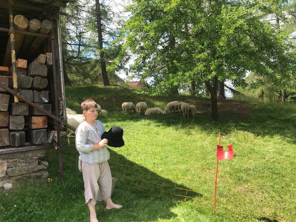 Skanzen u hradu Velhartice poprvé ukázal interiéry domů