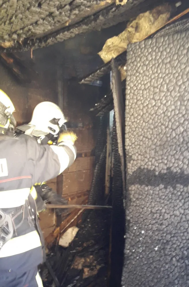 Při požáru rodinného domu byl vážně popálen starší muž