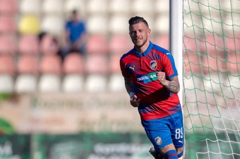 Erik Pačinda už viktoriánský dres oblékat nebude