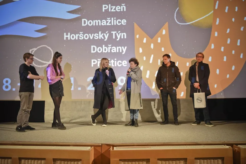 Juniorfest bude i letos v kinosálech pěti měst regionu, nově míří i do on-line prostoru