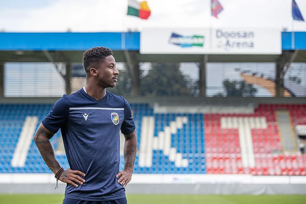 Viktoriáni mají novou posilu, do klubu přišel záložník Adriel D’Avila Ba Loua