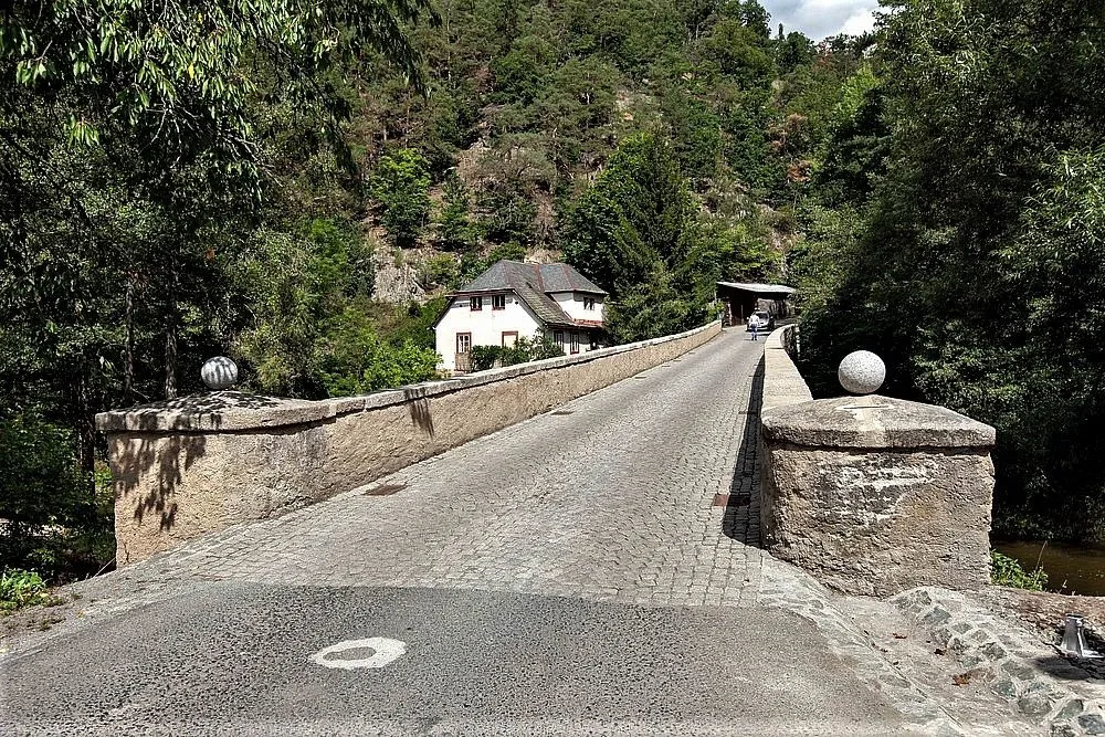 Historický most v Rabštejně nad Střelou prošel rekonstrukcí za 24 milionů, vrátí se na něj auta