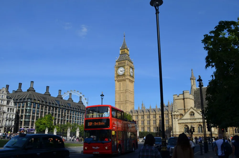 Češi cestující do Británie budou muset od sobotního rána nastoupit do dvoutýdenní karantény