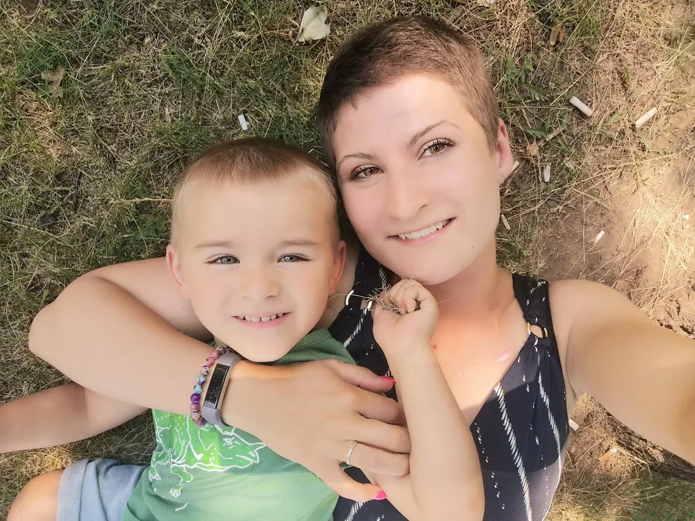 V pětadvaceti onemocněla nádorovým onemocněním, měla malého syna, manžela a hypotéku