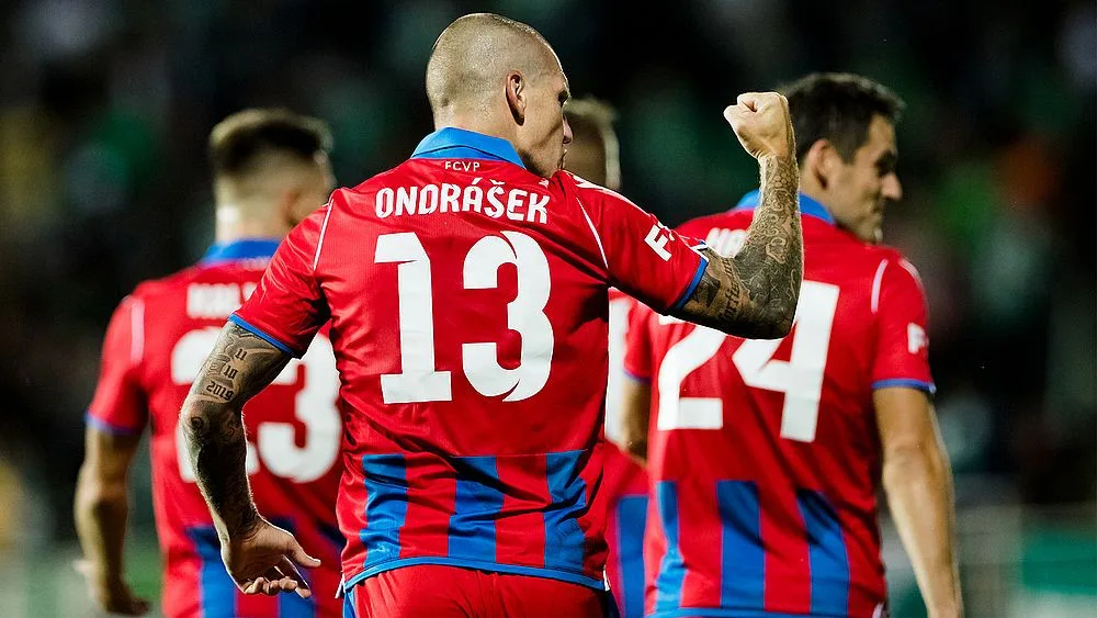 Kobra s 13 na zádech 