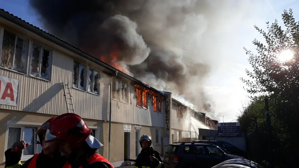 Za požár ubytovny na Karlově, při němž uhořela mladá žena, má jít viník na čtyři roky do vězení